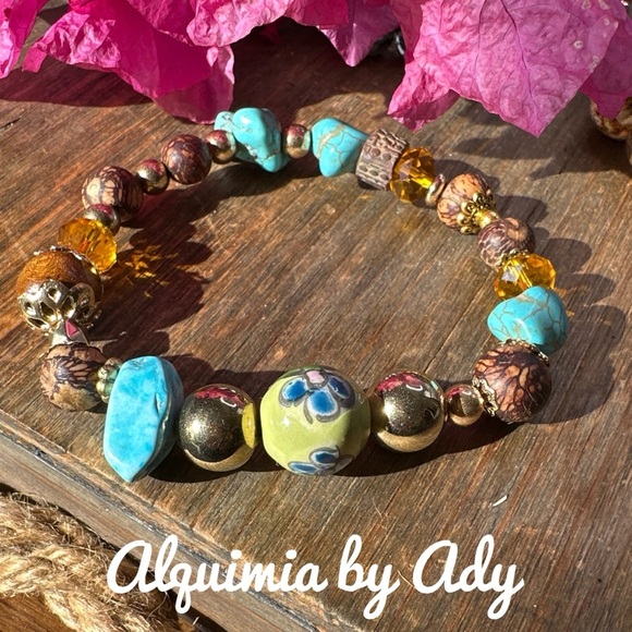 Maximalist Turquoise gold rustic adjustable dainty bracelet - Picture 1 of 6